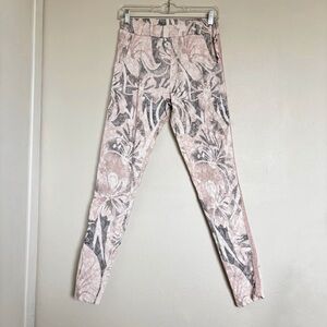 The Porter Collective Pink Floral Pattern Pants Size XS Pull On Taper Leg